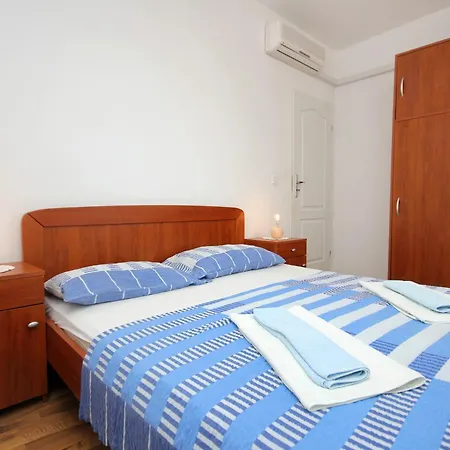 Guest house With A Parking Space Mali Zaton (Dubrovnik-Neretva)