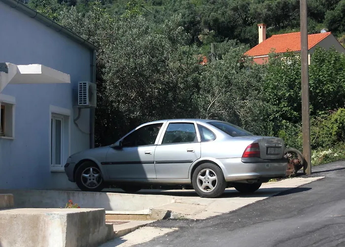 With A Parking Space Mali Затон