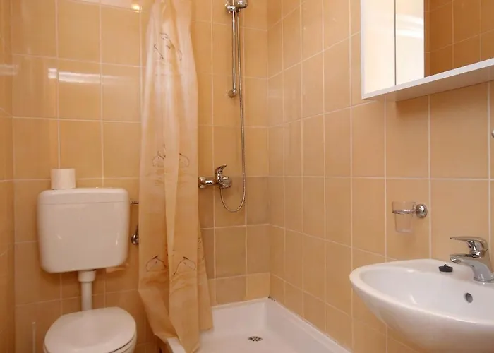With A Parking Space Mali 3* Затон