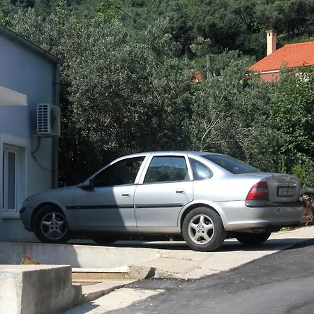 With A Parking Space Mali زاتون