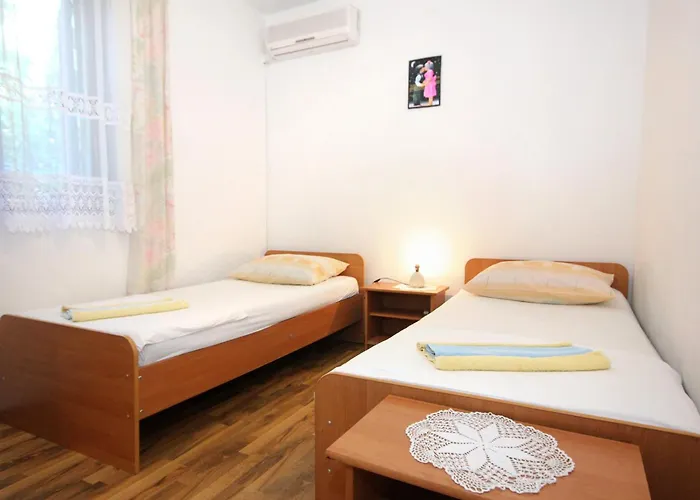 With A Parking Space Mali بيت ضيافة زاتون