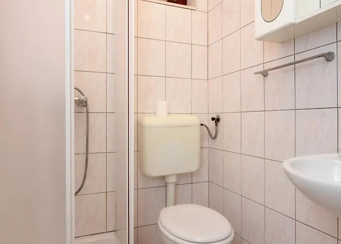 With A Parking Space Mali زاتون